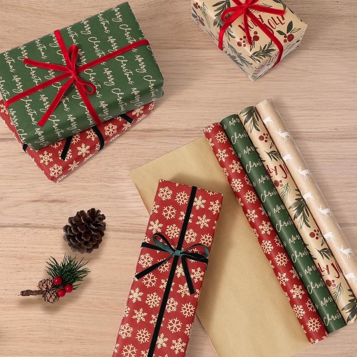Wrapping paper - Christmas wrapping paper - Christmas gift paper - Wrapping paper with figures - 43 x 300cm - 4 rolls - Christmas paper wrapping paper for Christmas - Christmas paper wrapping paper for children - gift paper - Kraft gift paper - Christmas