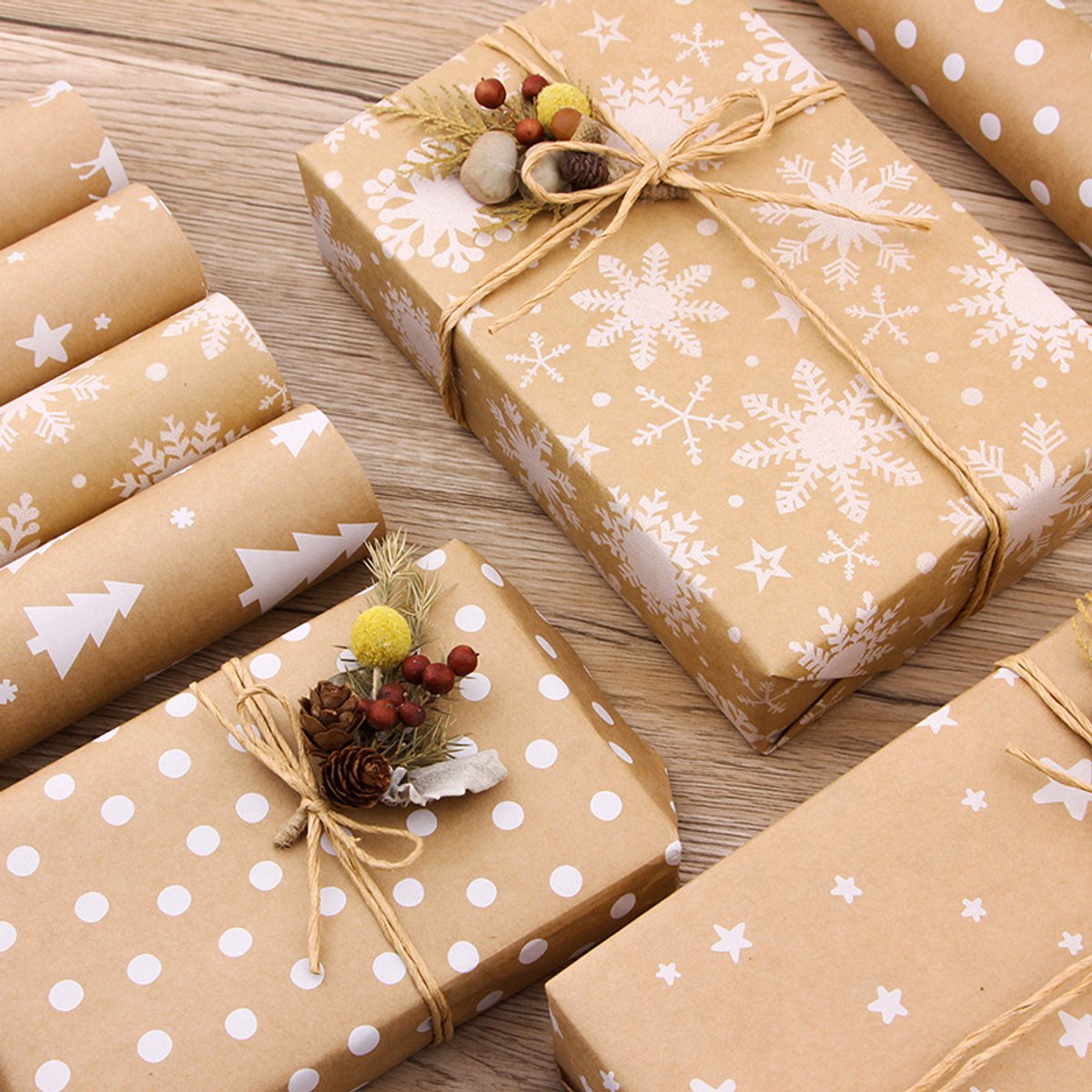 Gift Wrapping Paper - Wrapping Paper - 5 Rolls - Gift Wrapping Paper - DIY Gifts - Eco-Friendly Materials - Wrapping Paper with Christmas Tree and Snowflake Pattern - 0.43*3 Meter